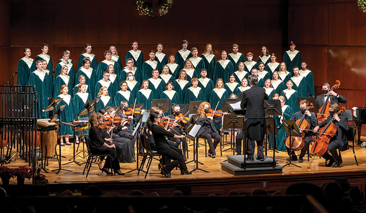 Wisconsin Lutheran Choir at Christmas concert